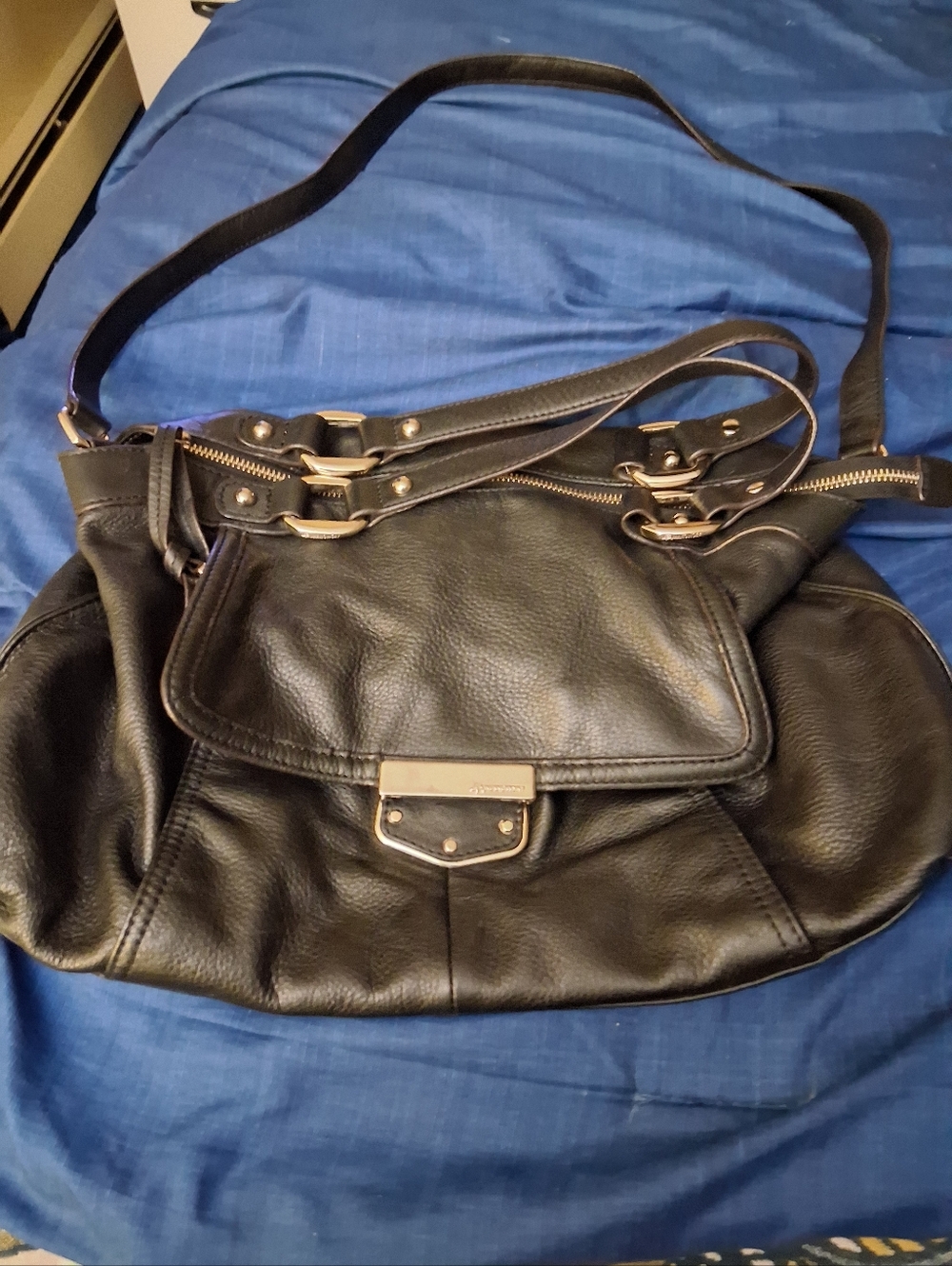 B Makowsky Leather Handbag Crossbody